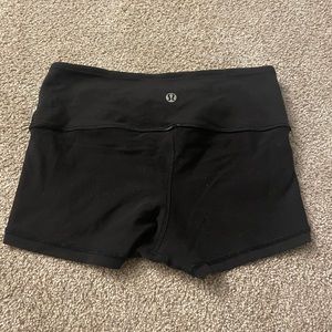 Lululemon reversible boogie shorts size 2